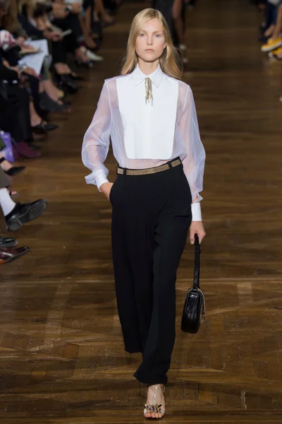 Look 43